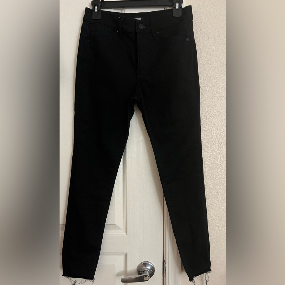 Express Mid Rise Black Raw Hem Skinny Jeans - Picture 2 of 5
